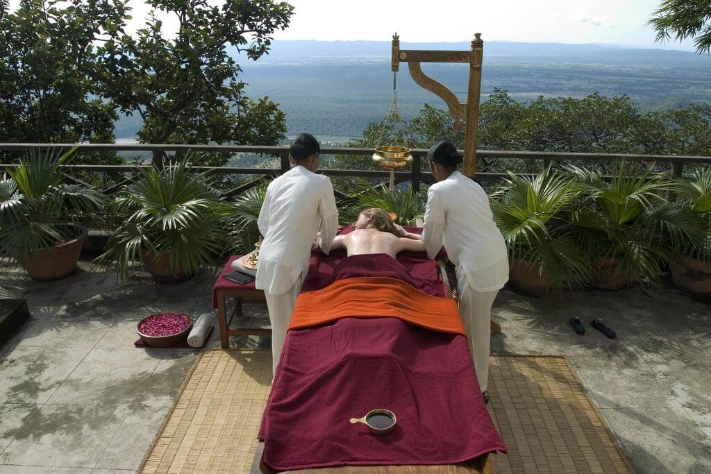 Ananda en el Himalaya, Narendranagar