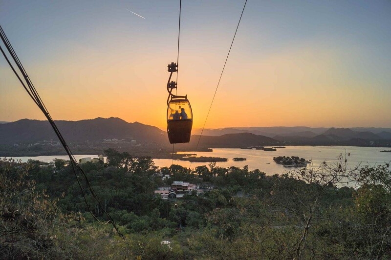 Udaipur cabalga el teleférico para ver la puesta de sol