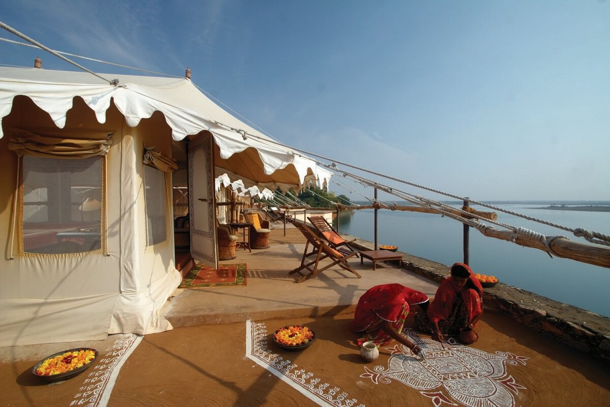 Campamento de tiendas en Chhatra Sagar, Rajasthan