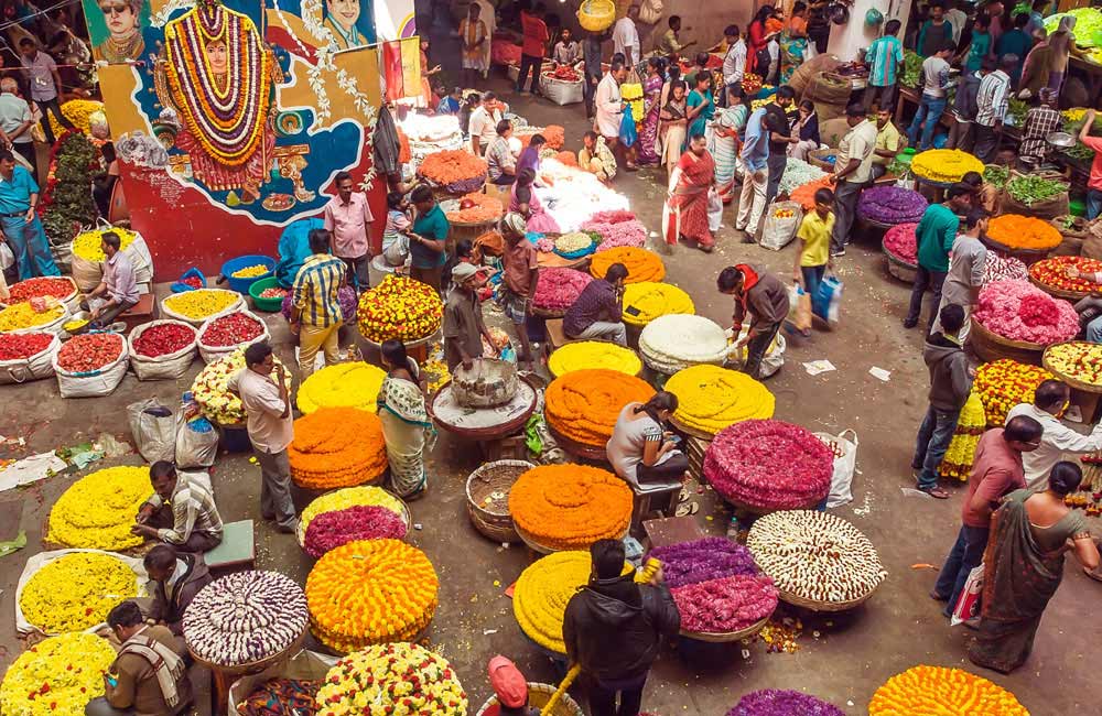 Explorando los 5 Mejores Mercados Vibrantes para Experimentar lo Mejor de la Colorida Cultura Comercial de la India