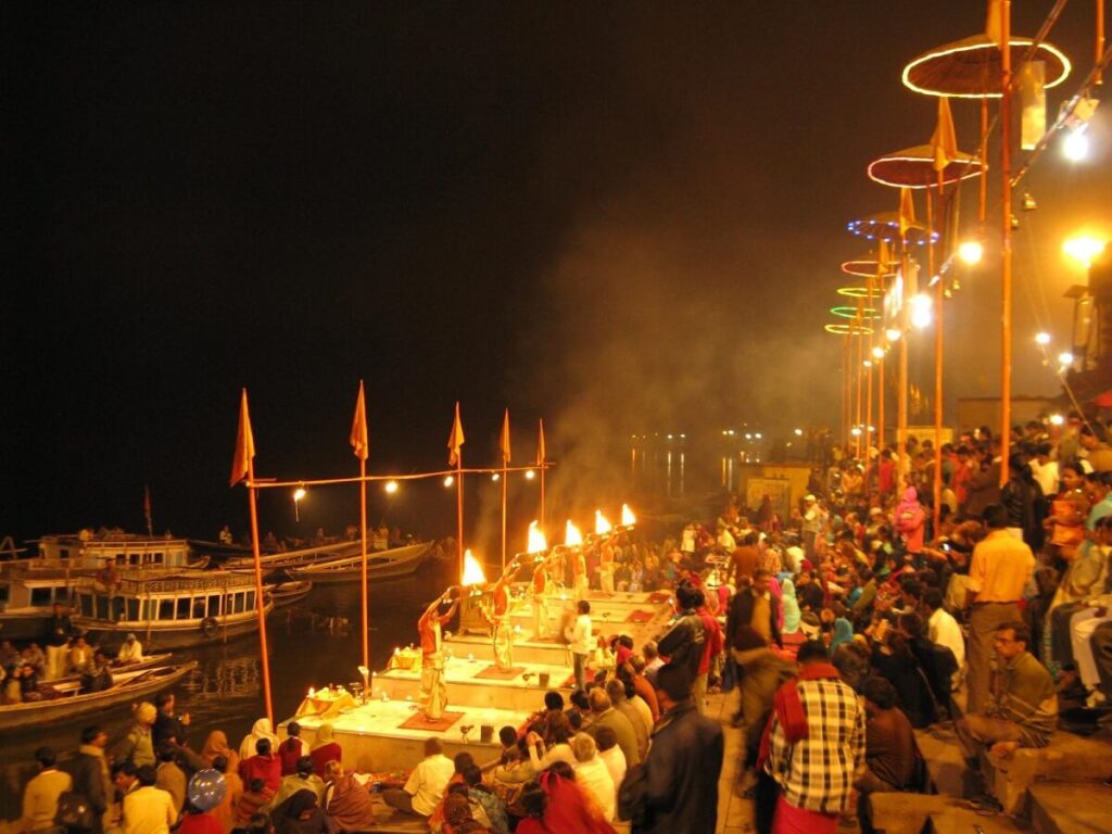Ceremonia Aarti en The Ghat Banaras
