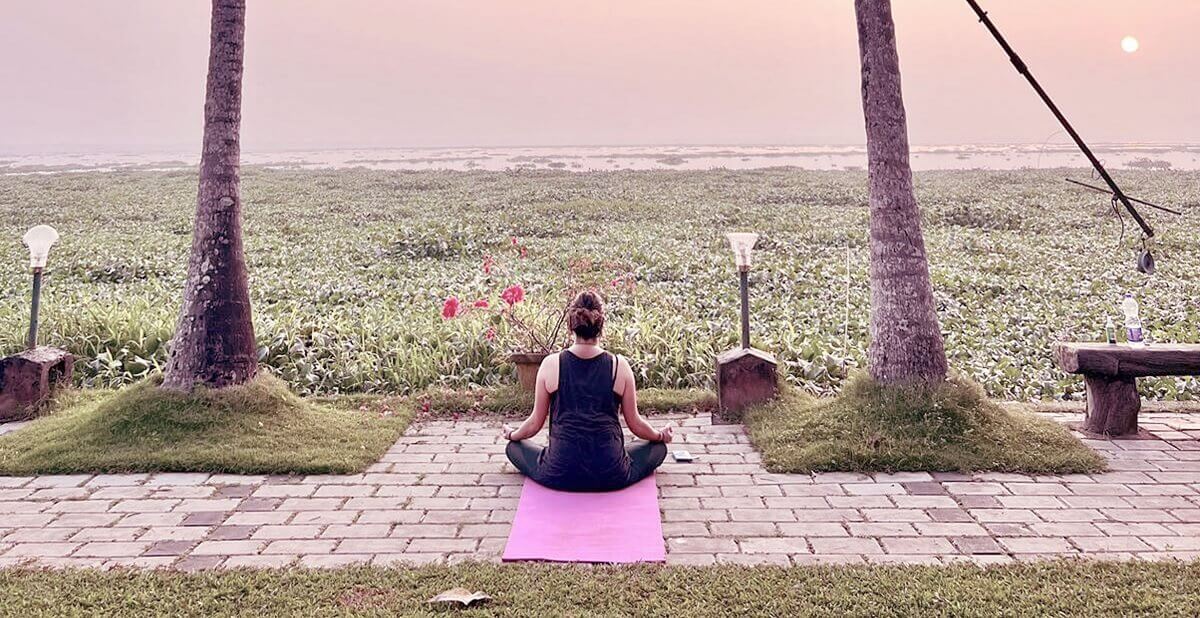 Yoga entre lagos y naturaleza: Backwaters de Kerala