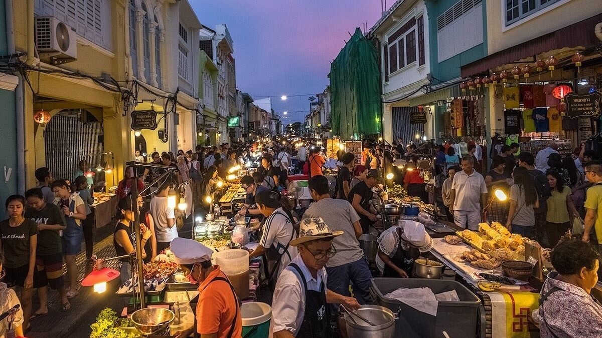 Phuket Weekend Market (Naka Night Market)