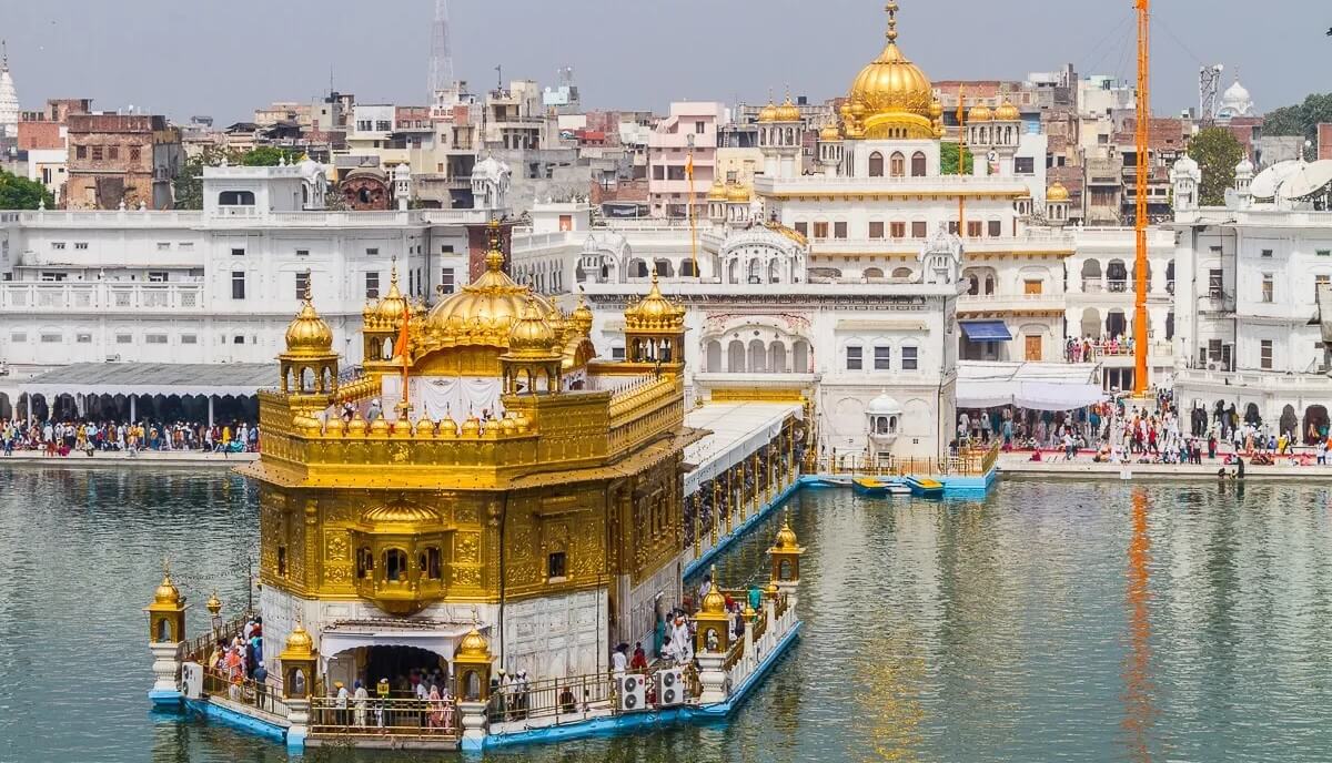 Arquitectura del Templo Dorado: Una joya sobre el agua