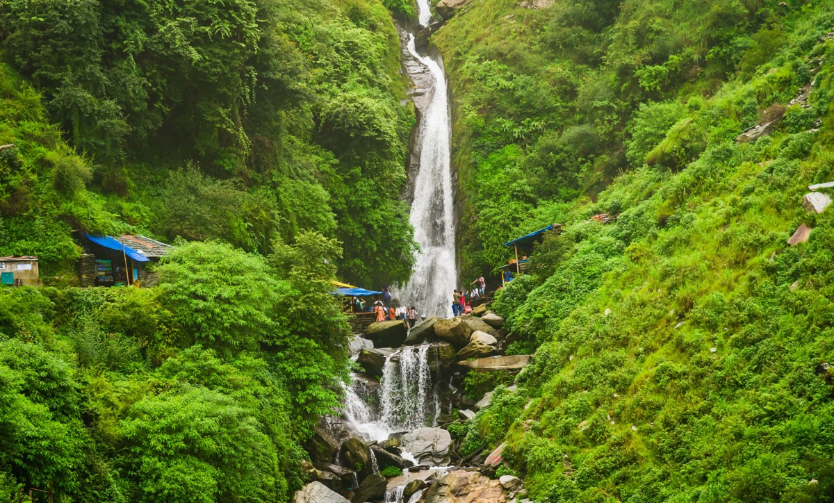 Templo Bhagsunag y Cascada de Bhagsu 