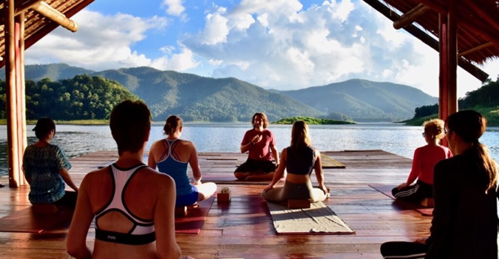Los 12 mejores centros de bienestar y retiros de yoga en Tailandia