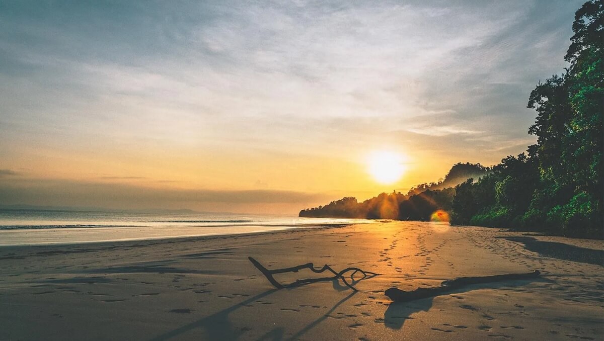 Explorar la Isla Neil y sus playas