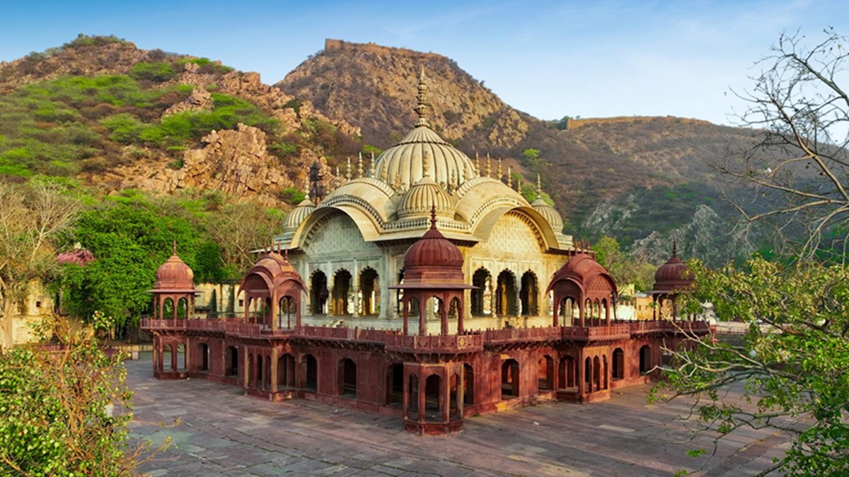 Recorrer el Moosi Maharani ki Chhatri