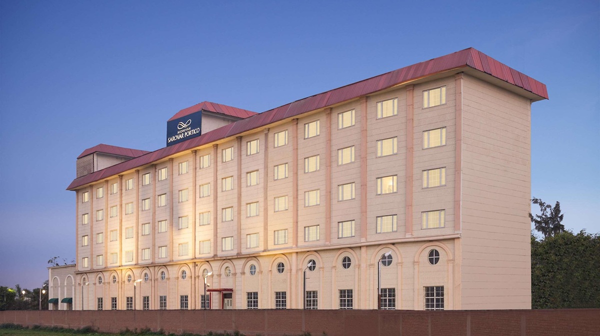 Nidhivan Clarks Inn, Vrindavan