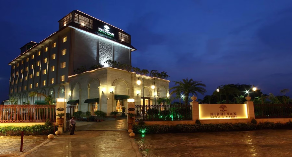 Nidhivan Sarovar Portico, Vrindavan
