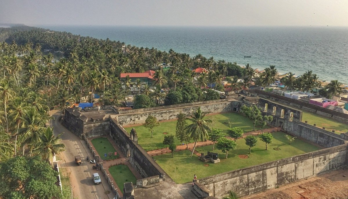 Visitar Anjengo Fort (Anchuthengu Fort): historia y vista al mar