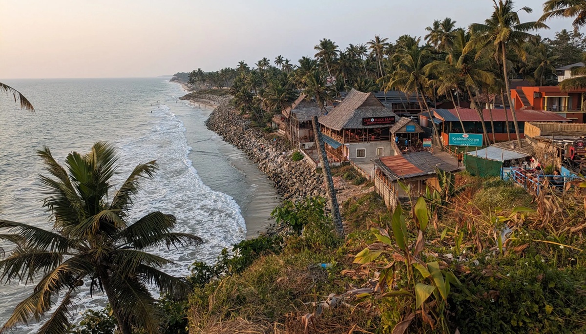 Varkala: acantilados, playas tranquilas y ambiente viajero
