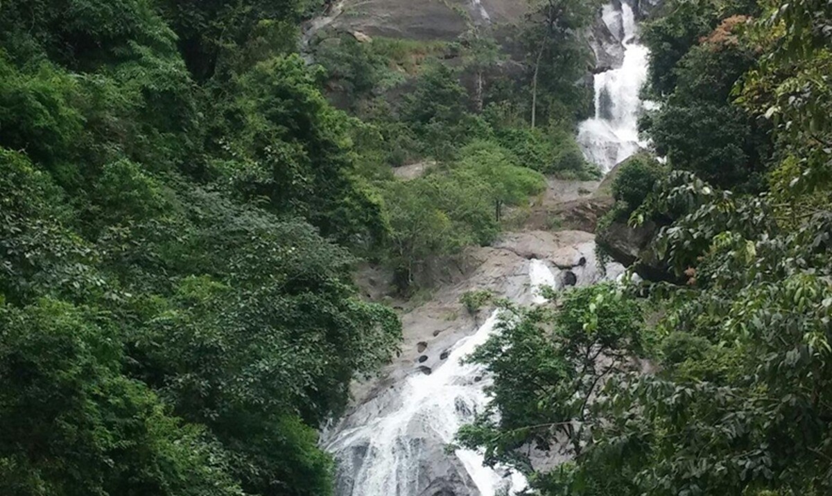 Explorar Siruvani Waterfalls – Una escapada natural imperdible