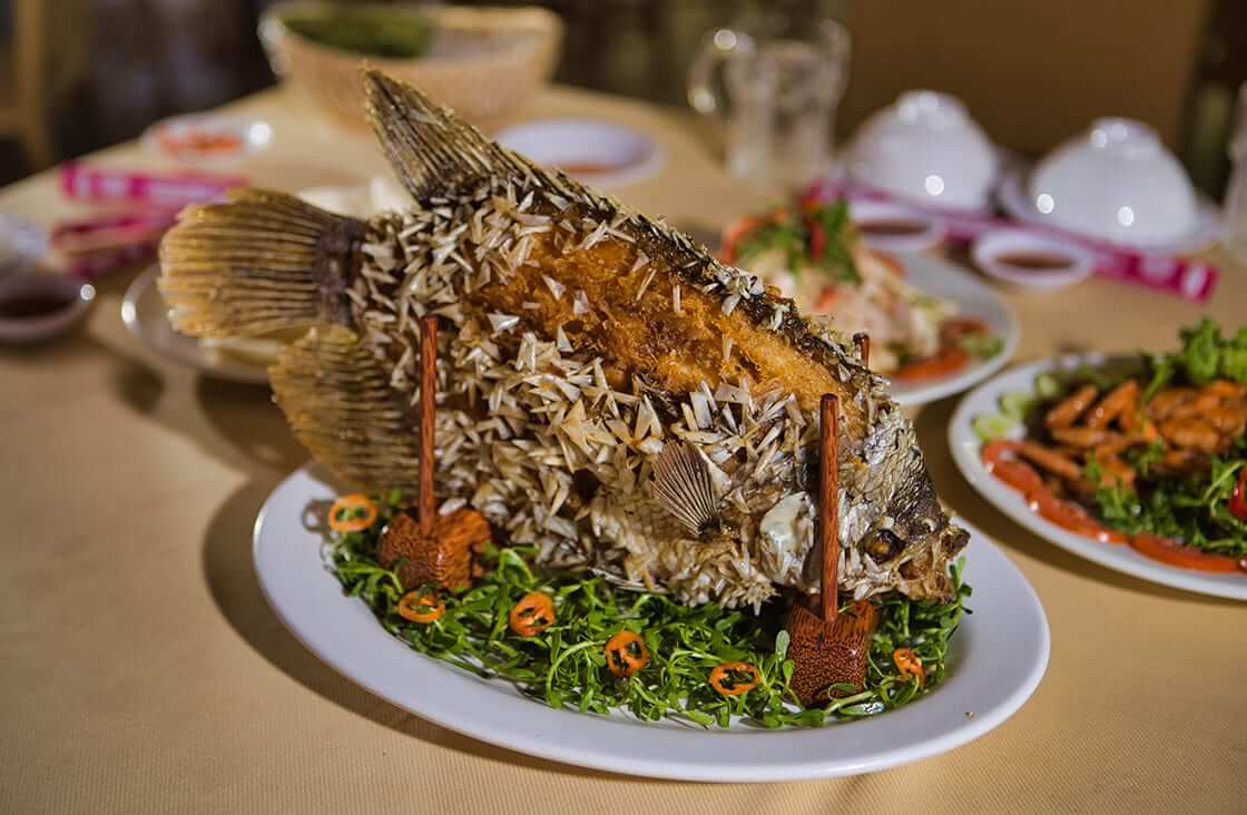 Probando la gastronomía local en el delta del Mekong