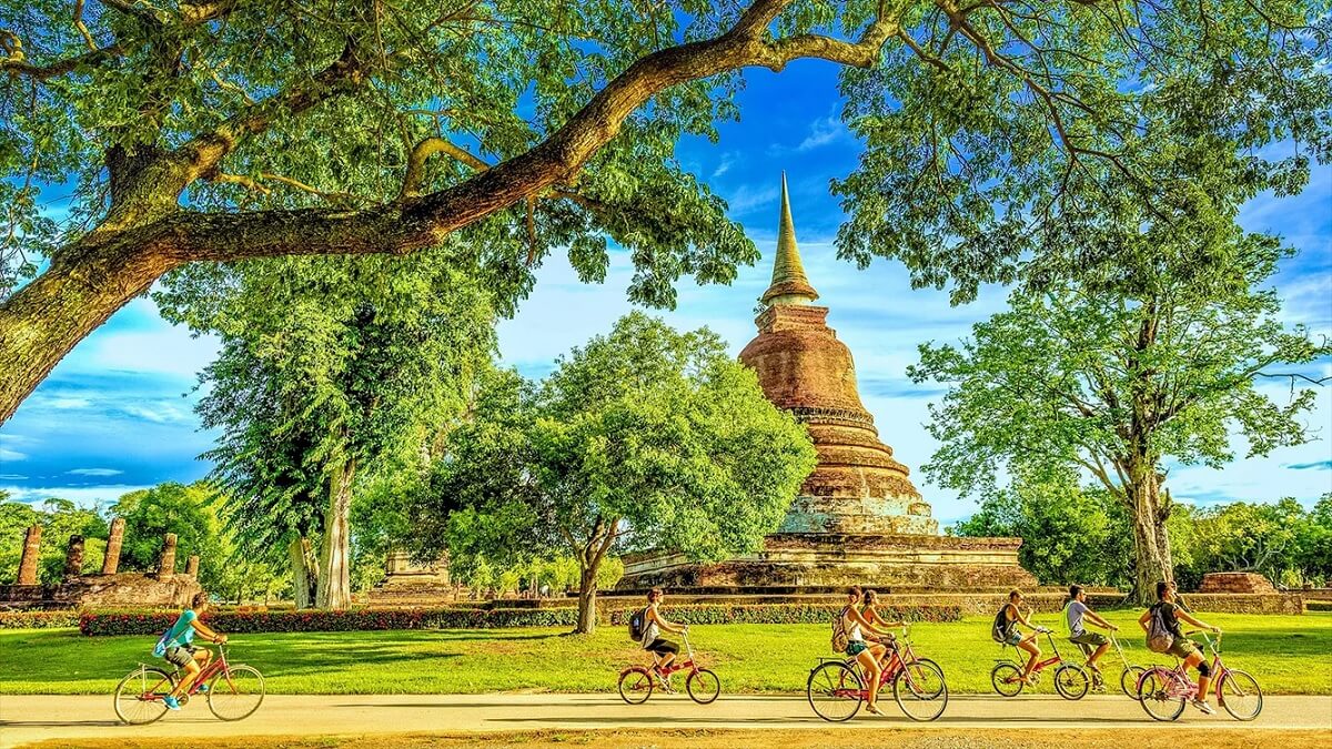 Parque Histórico de Sukhothai en bicicleta