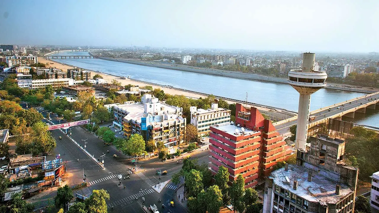 Ahmedabad dentro de una ruta por Gujarat