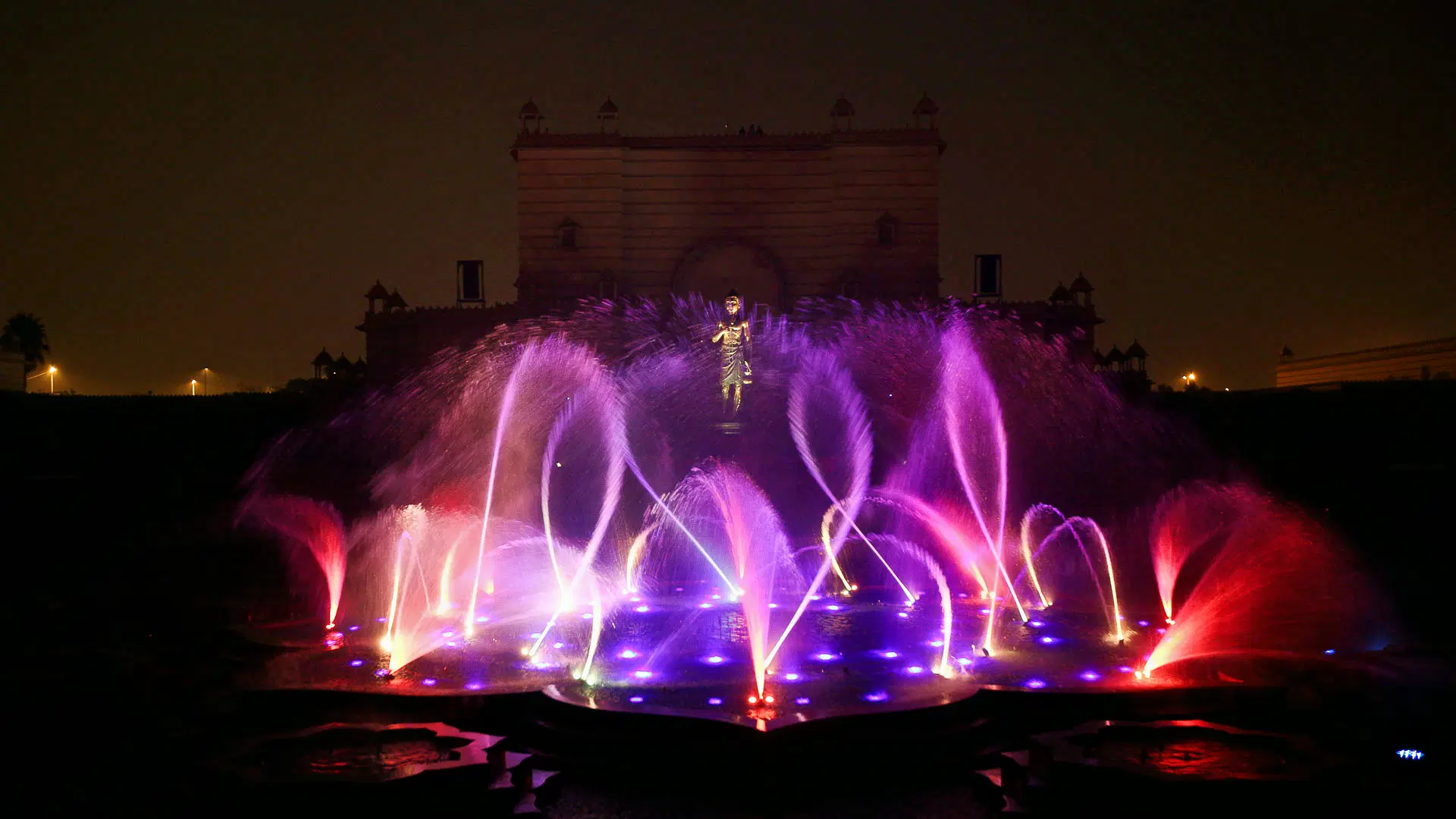 Akshardham dentro de una ruta de Delhi