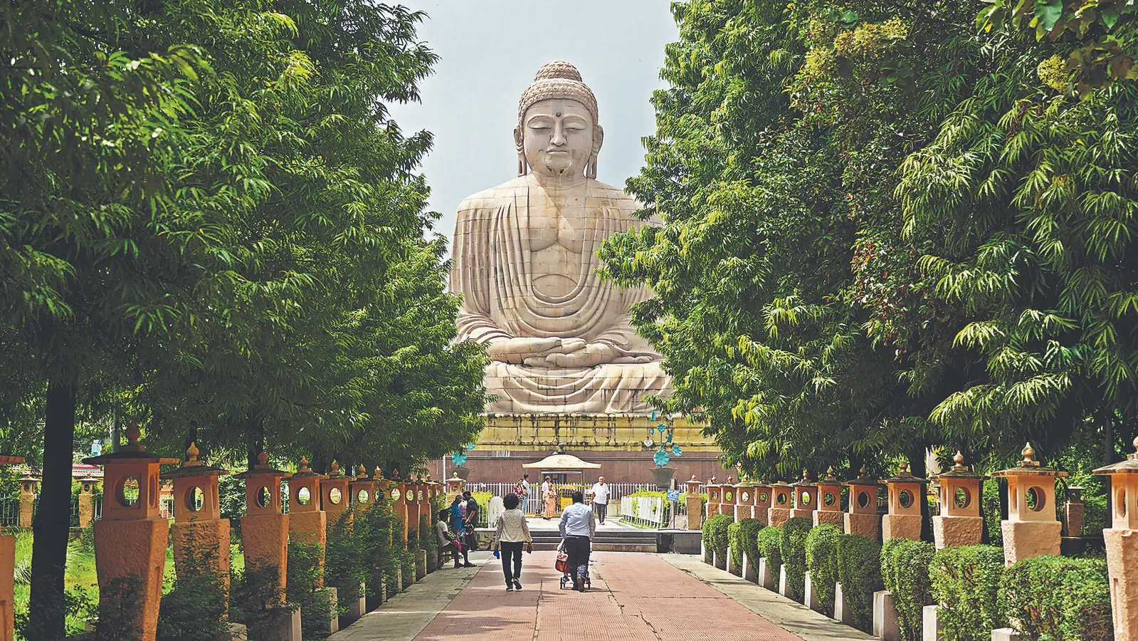Llegada a Bodhgaya durante el recorrido budista por India