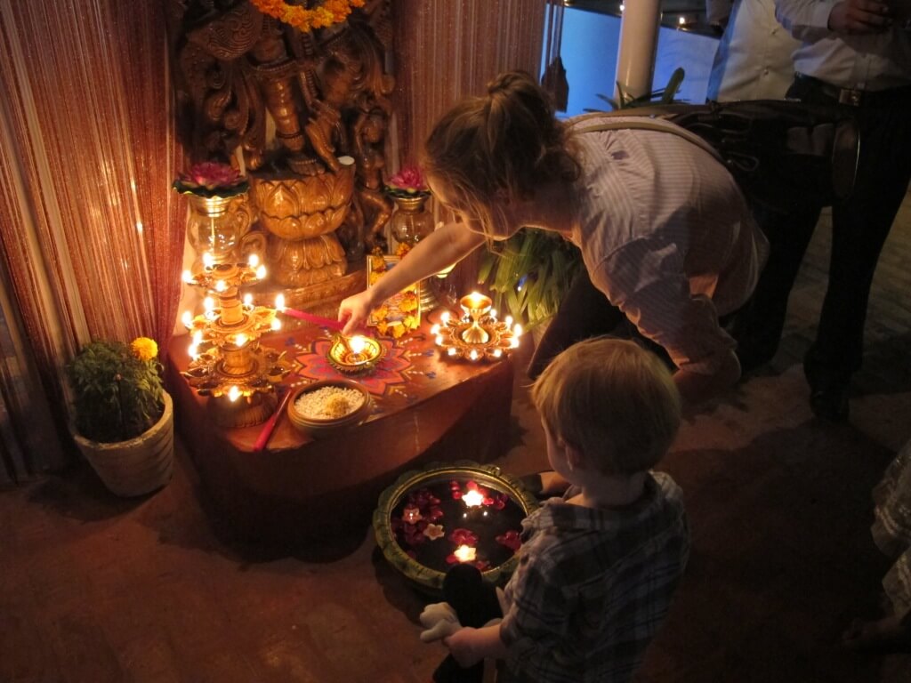 Celebración de Diwali y lámparas tradicionales en Jaipur