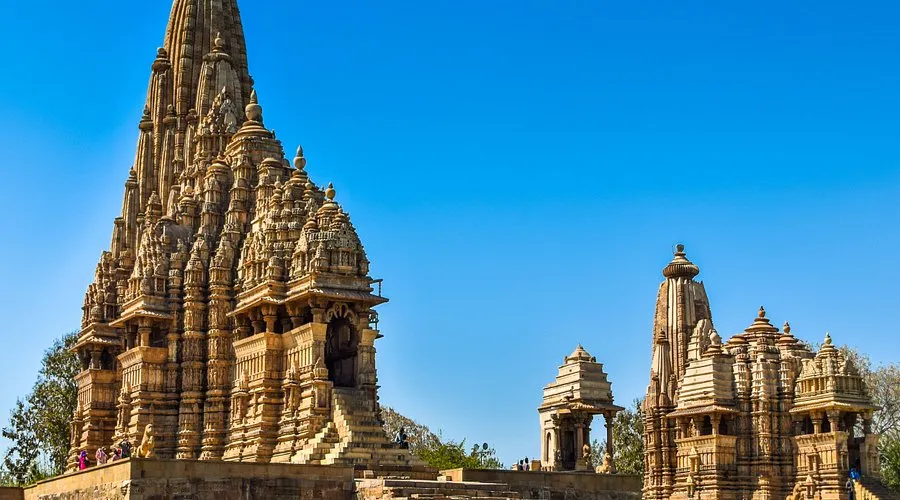 Detalles escultóricos en los templos de Khajuraho