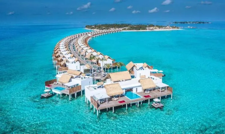 Viaje de 5 días a Maldivas con Malé resort playa y actividades acuáticas