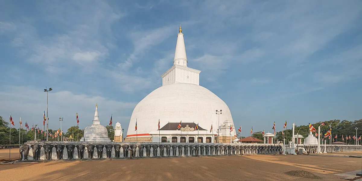 Estupas y antiguos complejos budistas de Anuradhapura