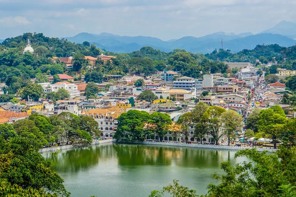 Templo del Diente de Kandy durante el viaje