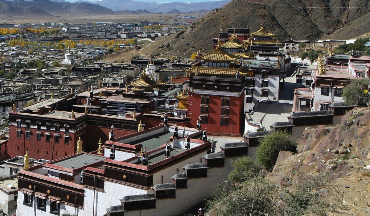 Monasterio y paisaje de Shigatse en Tíbet