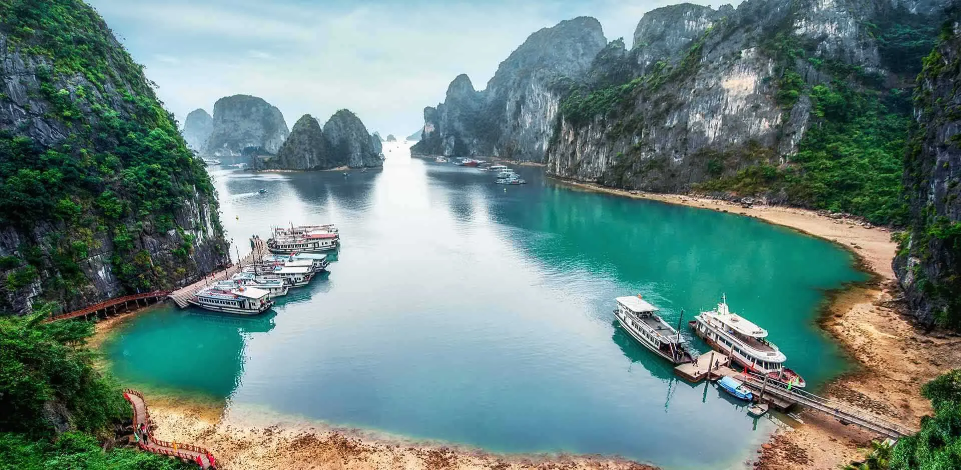 Navegación por Ha Long antes de regresar a Hanói
