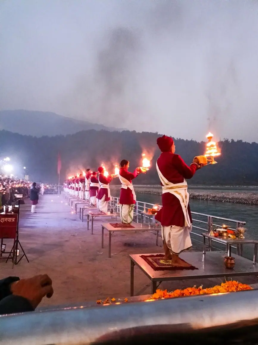 Tour de Ganga Aarti en Triveni Ghat, Rishikesh